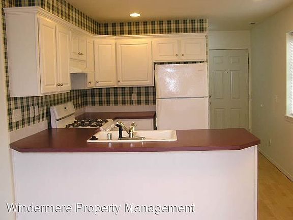 2nd image of 260 8th St APT 103