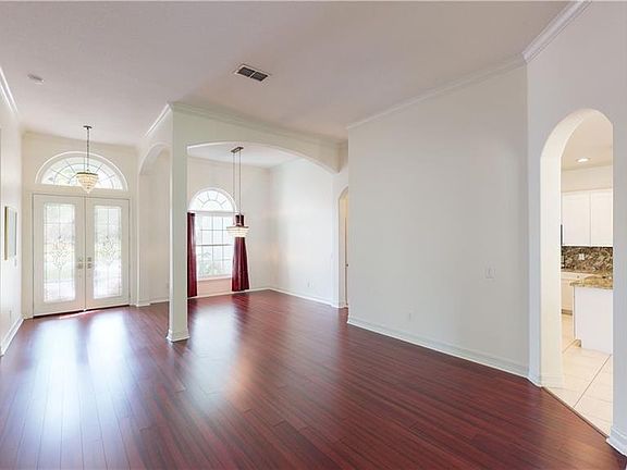 5th image of 200 Capri Cove Pl