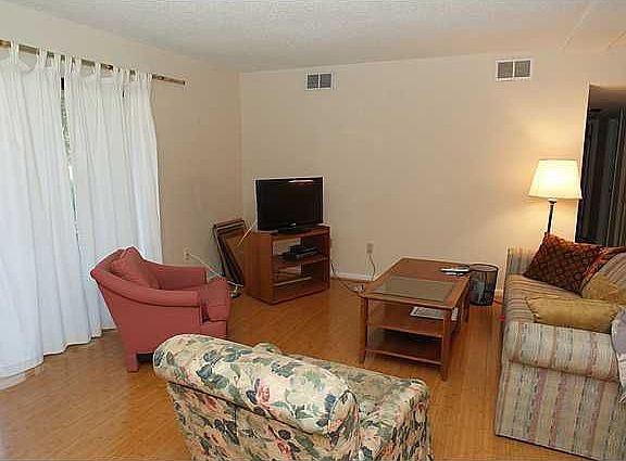 4th image of 1054 Anna Knapp Blvd APT 14G