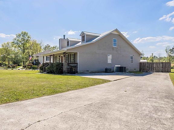 3rd image of 1506 Bower Dr SE