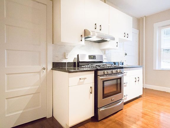 4th image of 176 Winthrop Rd APT 3