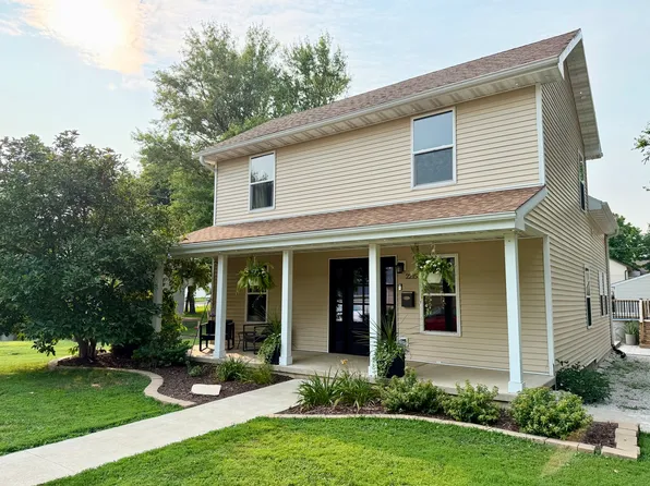 2215 State St, Peru, IL 61354