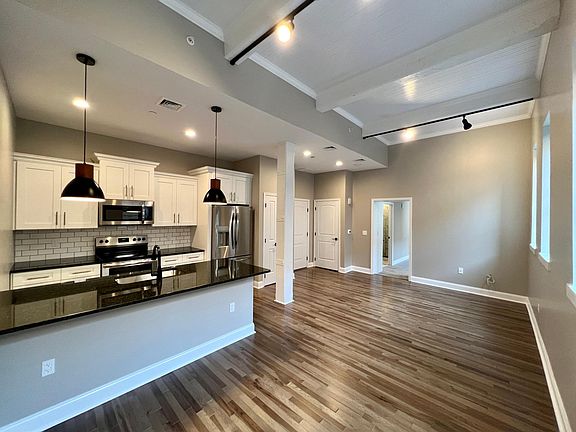 2nd image of 33 E Northampton St #103