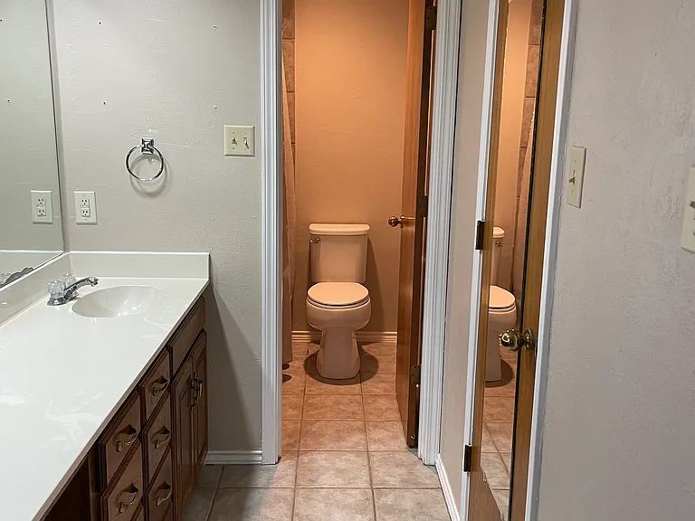 207 Leslie Dr — Photo 13