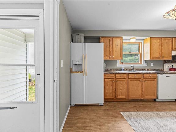5th image of 39 Fairmont Place #39