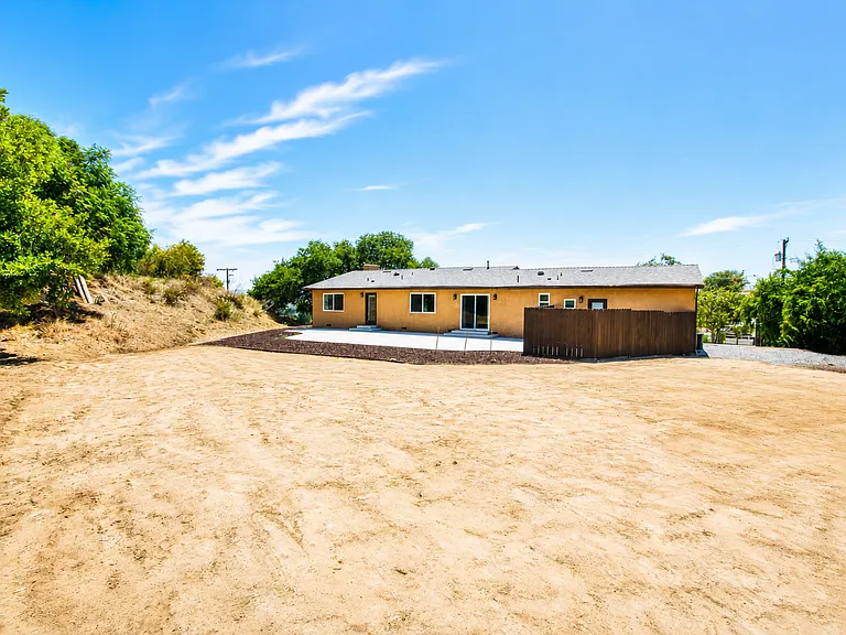14131 & 14137 Tierra Bonita Rd — Photo 20