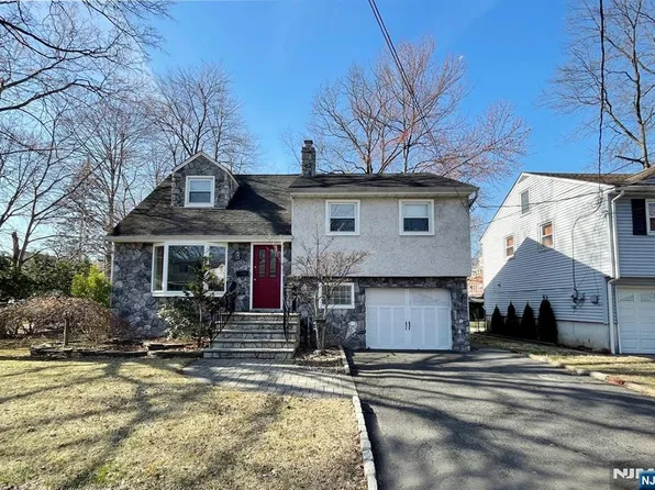 744 Elite Ct, Ridgefield, NJ 07657