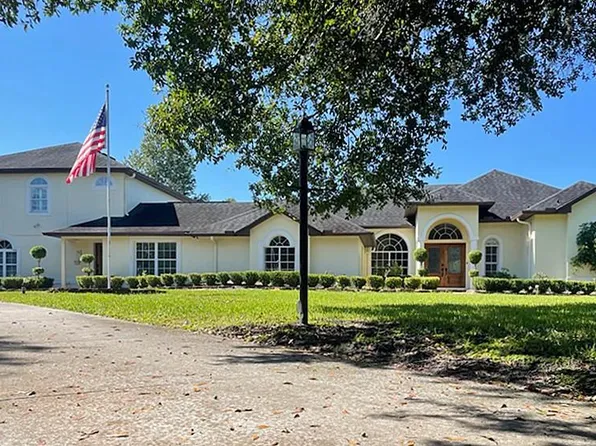 401 Sequoia Ct, Geneva, FL 32732