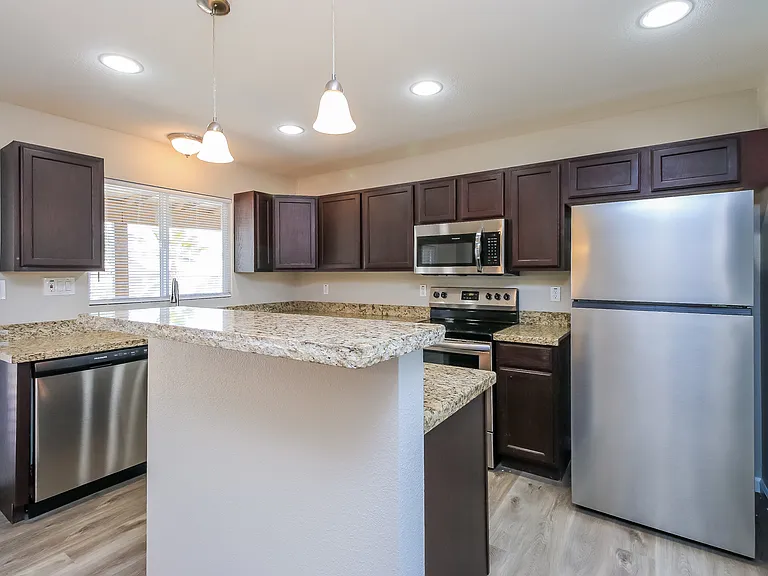 5716 S Roberts Rd — Photo 5