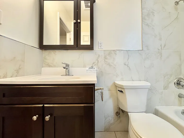 3511 Taraval St #4 — Photo 12