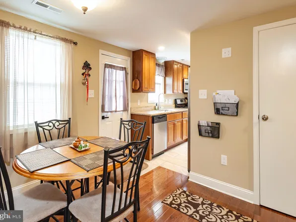 42 Franklin St, Swedesboro, NJ 08085