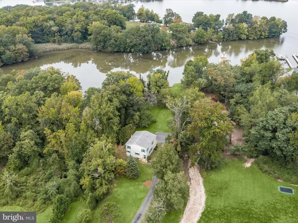 2400 Holly Neck Rd, Essex, MD 21221