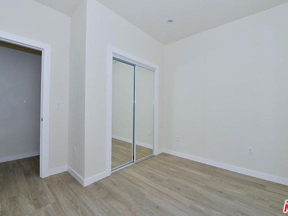 4th image of 4819 S Gramercy Pl