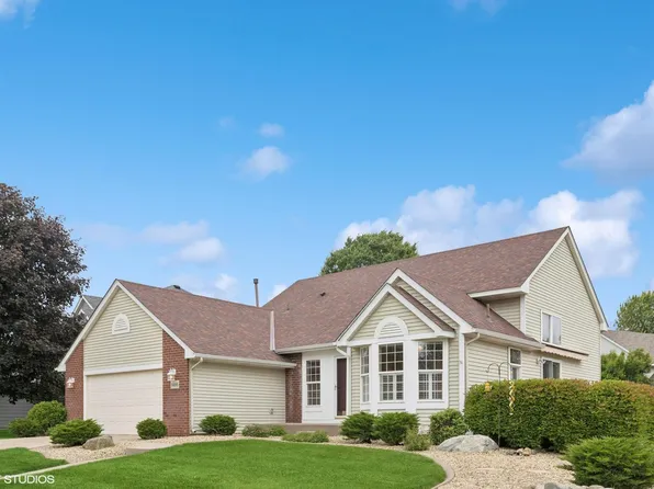 8496 Brewster Ave, Inver Grove Heights, MN 55076
