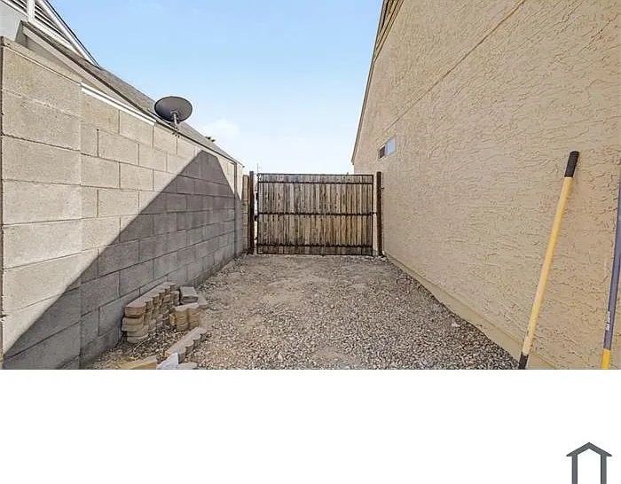 1118 E Utopia Rd — Photo 13