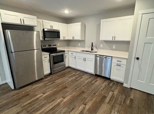 105 Saint Lawrence St #7, Decorah, IA 52101