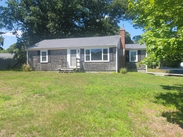 32 Chadwick Ave, Barnstable, MA 02630