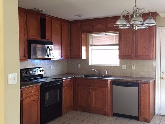 2nd image of 1906 Horsetail Fls APT D