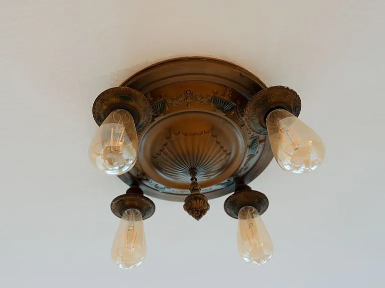Cascadia Apartments — Photo 12
