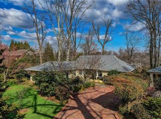 202 Kemp Rd W, Greensboro, NC 27410