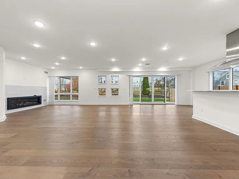 462 W Stadium Blvd #1 — Photo 11
