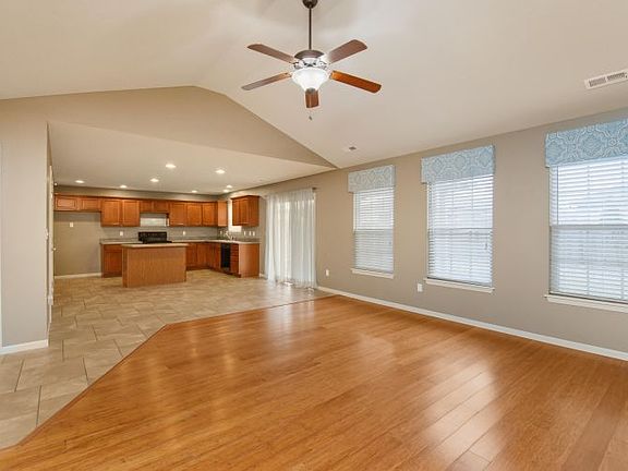 5th image of 4002 Creve Coeur Dr
