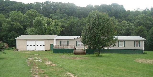 1st image of 140 Village Circle Dr