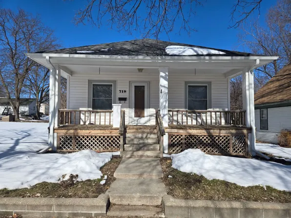 719 Frederick St, Clay Center, KS 67432