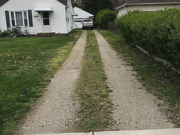 3rd image of 24371 Smith Ave