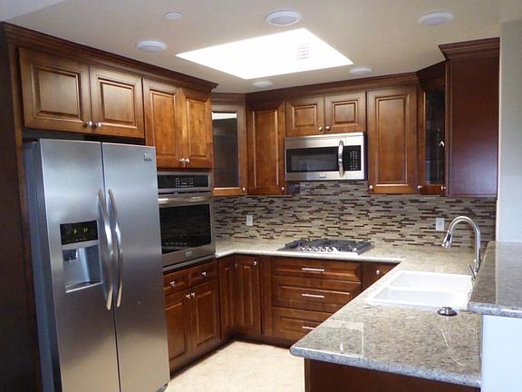 2nd image of 10950 Bloomfield St Unit 102