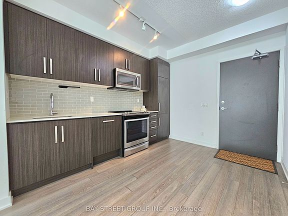 2nd image of 5180 Yonge St #509