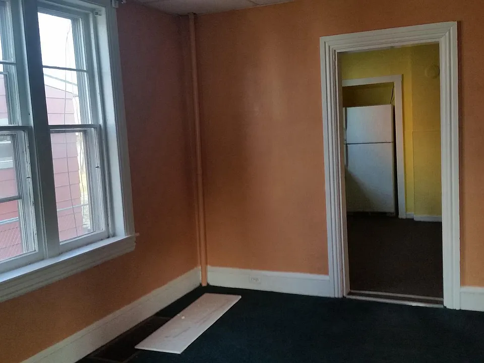 Middle room