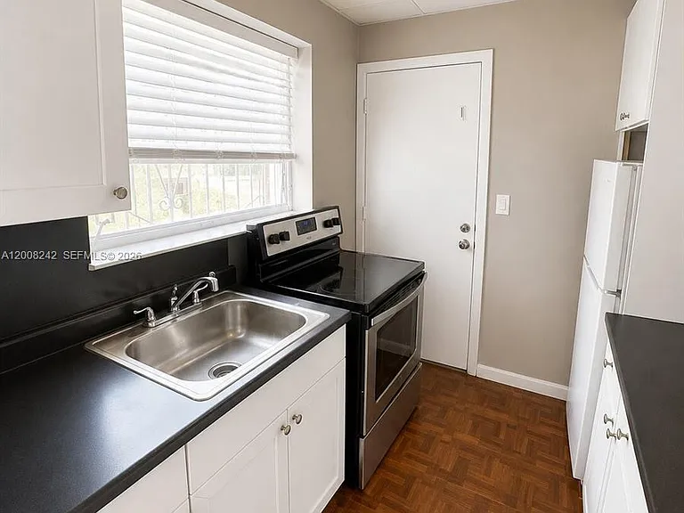 375 SW 19th Ave #2 — Photo 18