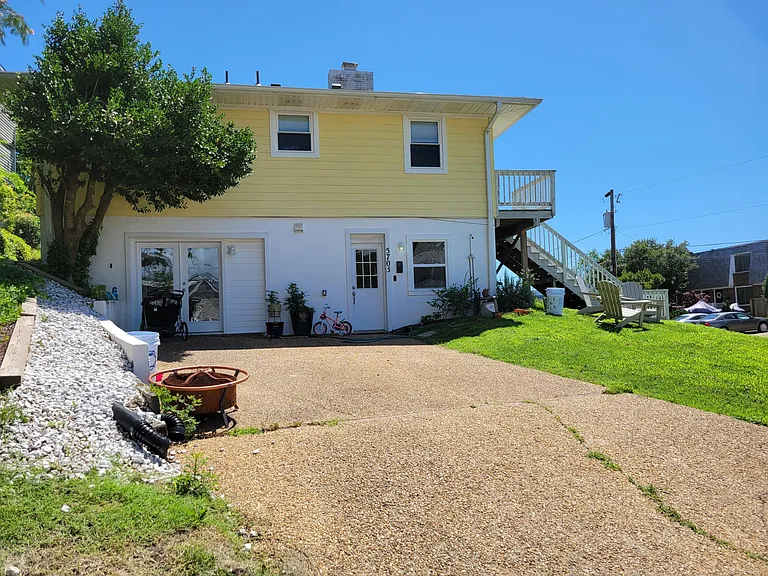 5703 Holly Rd — Photo 2