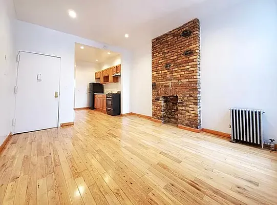 Rented by Blue Egg Realty Corp | media 16