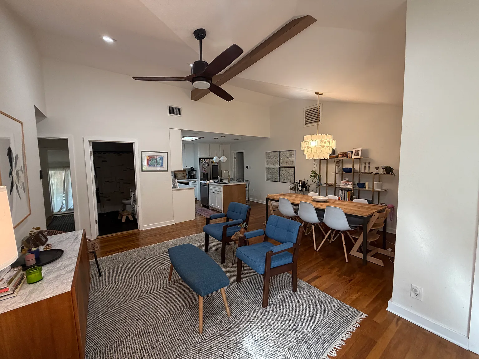 5 bed, 2324 sqft, $5,300 — Photo 3