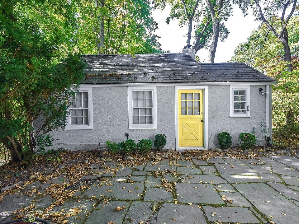 1st image of 255 Littleworth Ln