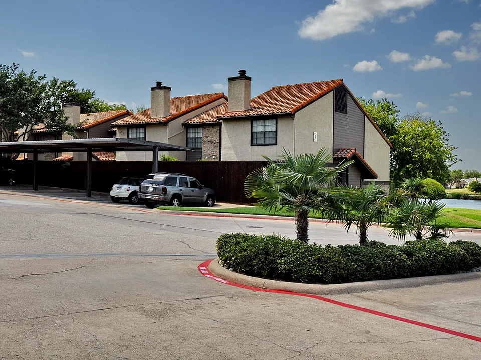 Lakehill Townhomes
