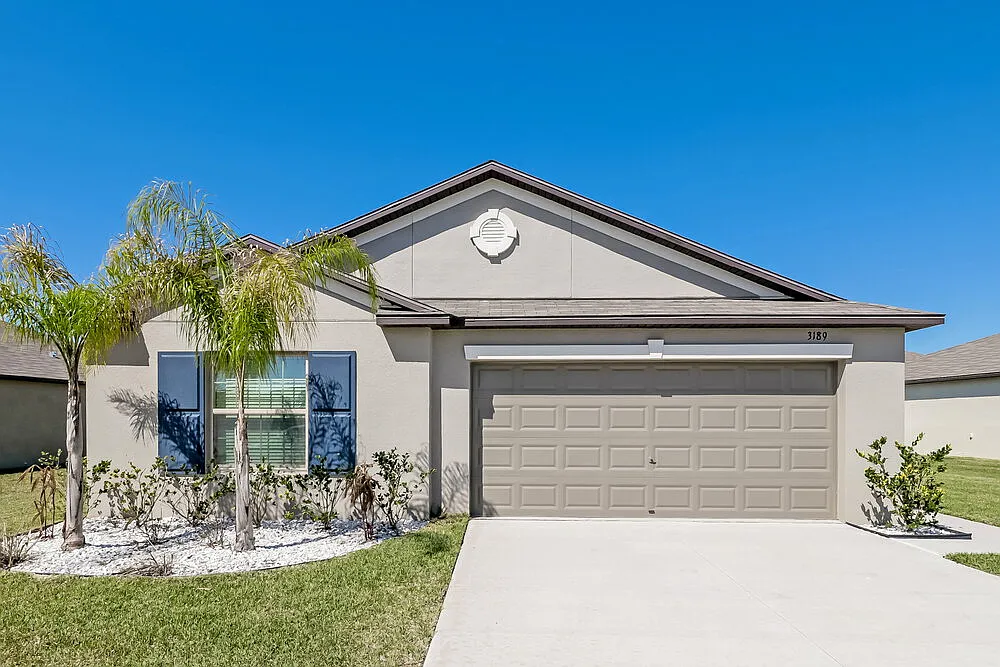 4 bed, 2.0 bath, 1817 sqft, $2,270 — Photo 1