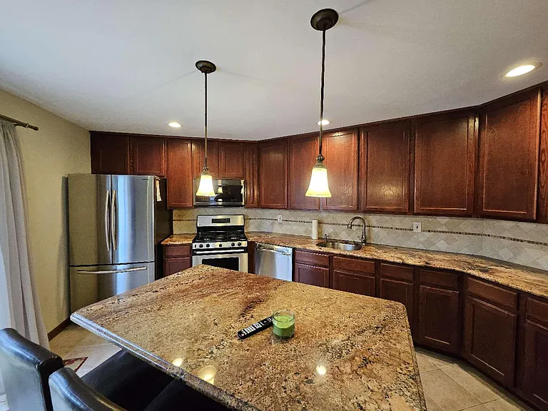 783 Rossville Ave #2 — Photo 7
