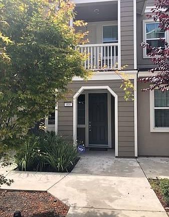 2nd image of 405 Jetty Dr