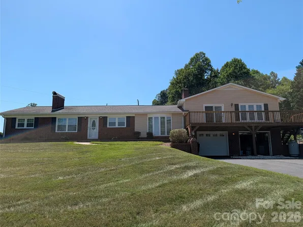 2053 Boiling Springs Rd, Purlear, NC 28665