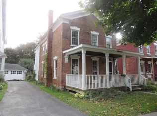 96 Broad St, Lyons, NY 14489