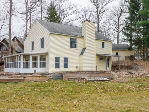 16058 Haviland Beach Dr, Linden, MI 48451