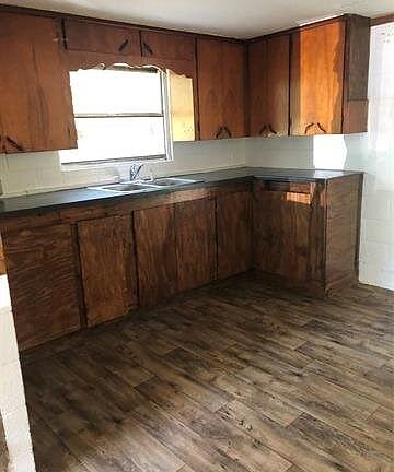 5th image of 308 N Fountain St
