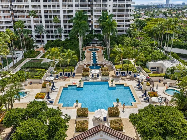 2000 Island Blvd, Aventura, FL