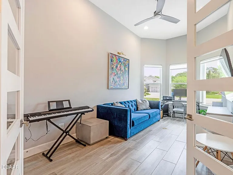 2426 Hyatt Creek Ln — Photo 16