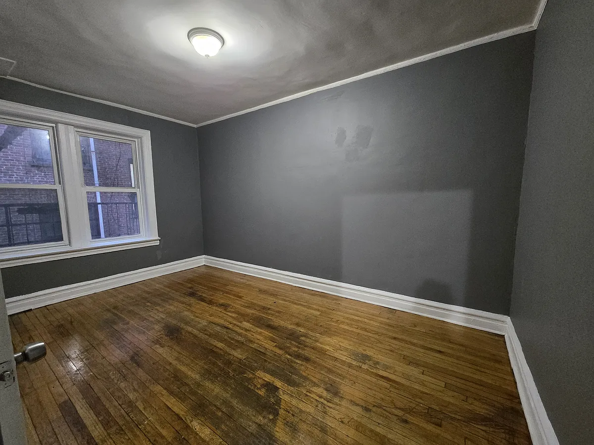 Building Photo - 323 Park Ave #6A