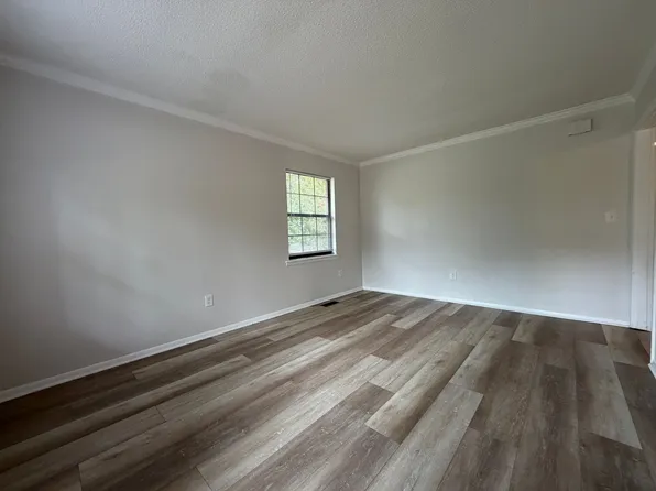 5 Garrett Rd NE, Rome, GA 30161