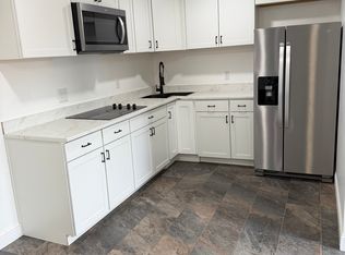 1554 W Cross Ave #B, Tulare, CA 93274